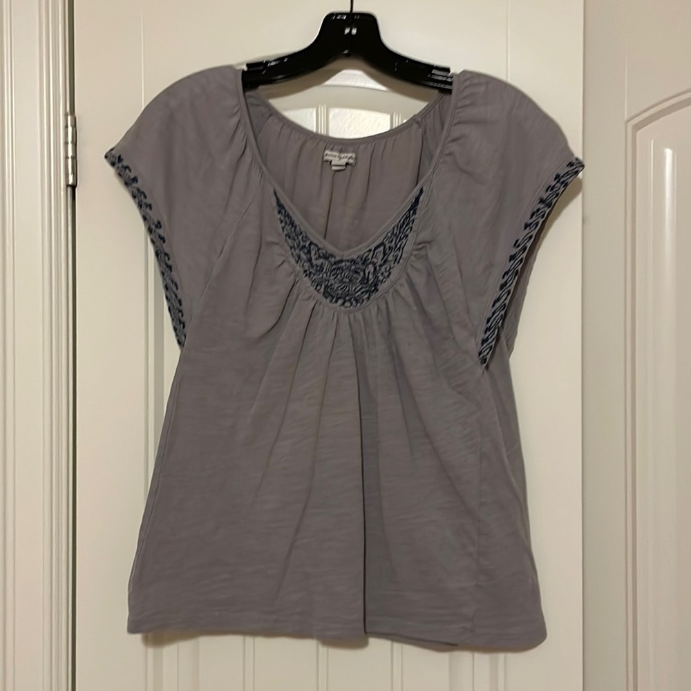 American Eagle Grey Top